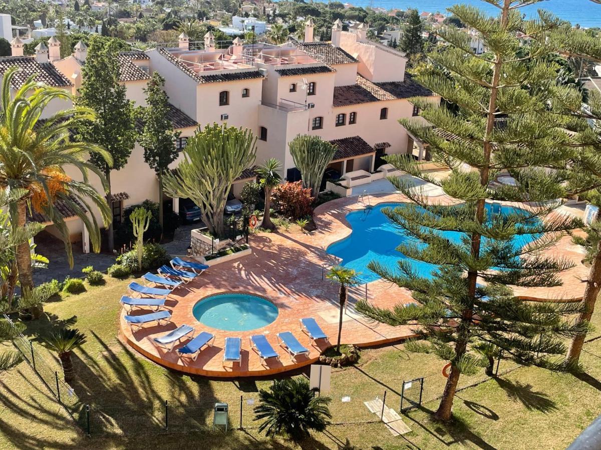 Apartamentos El Toro Marbella Bagian luar foto
