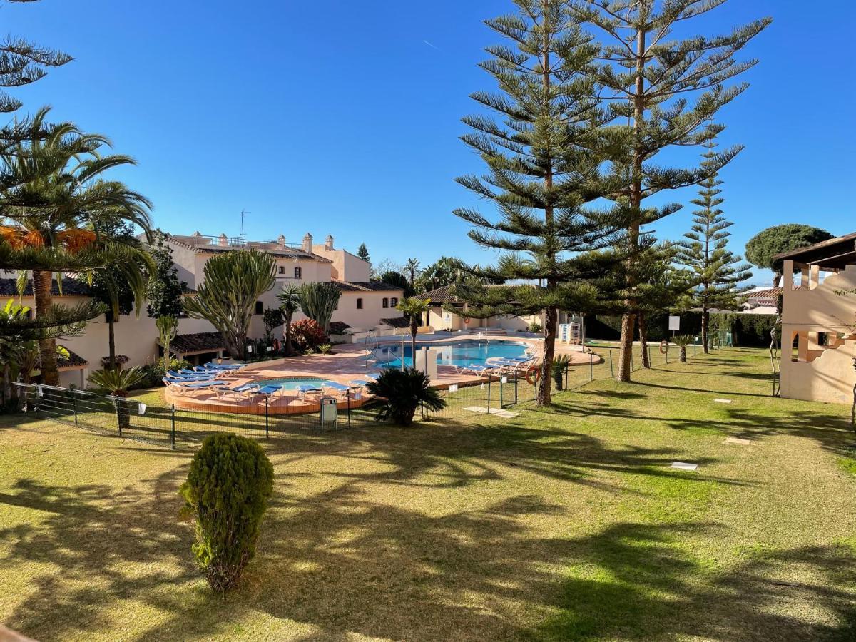 Apartamentos El Toro Marbella Bagian luar foto