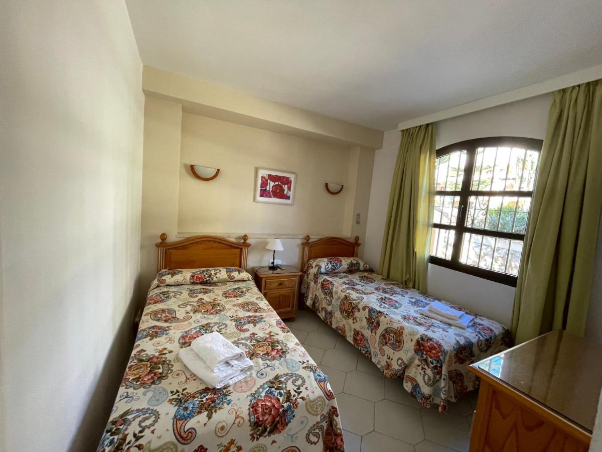 Apartamentos El Toro Marbella Bagian luar foto