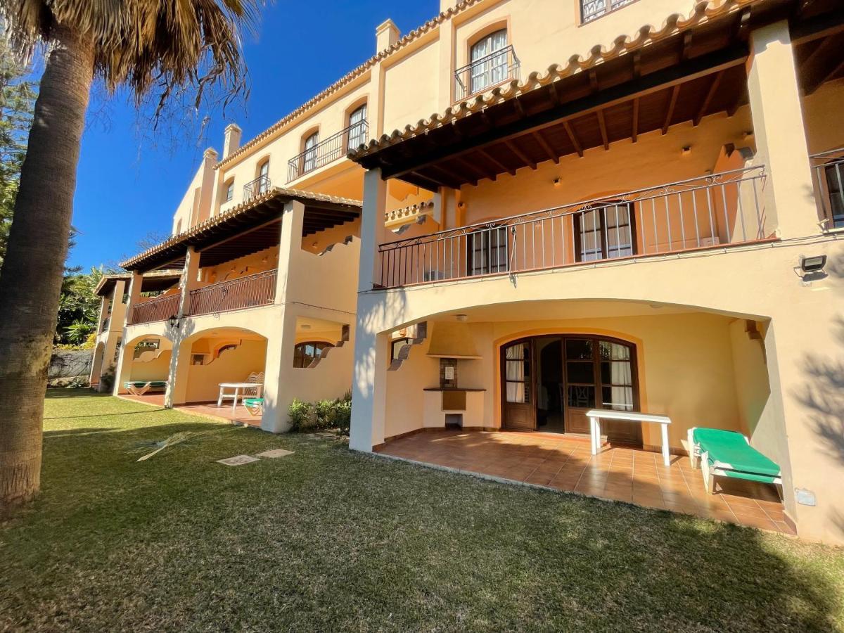 Apartamentos El Toro Marbella Bagian luar foto